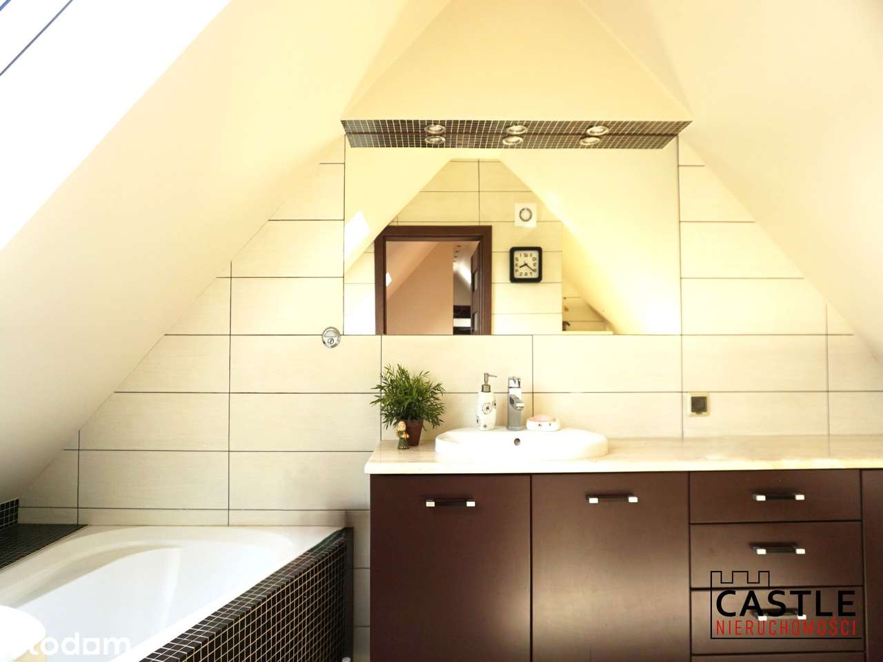 Po remoncie | 2 poziomowe | Świetna lokalizacja! - Pełny obrazek: 2/20