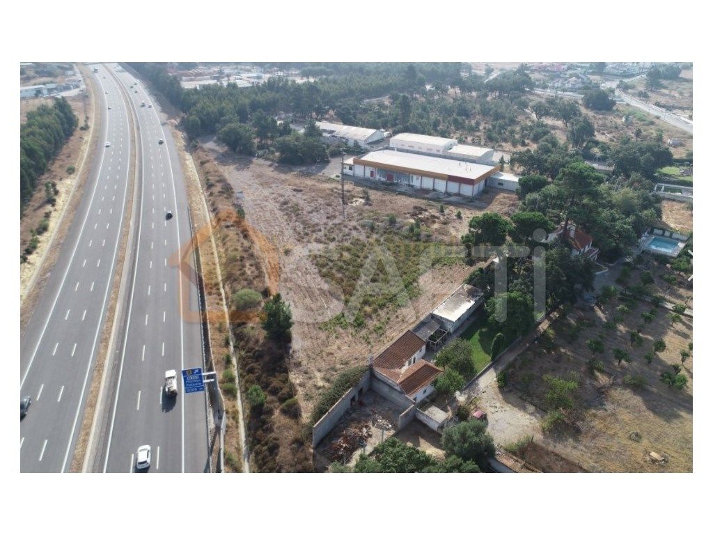 Armazém (em Palmela) de 1060m2, implantado num terreno de...