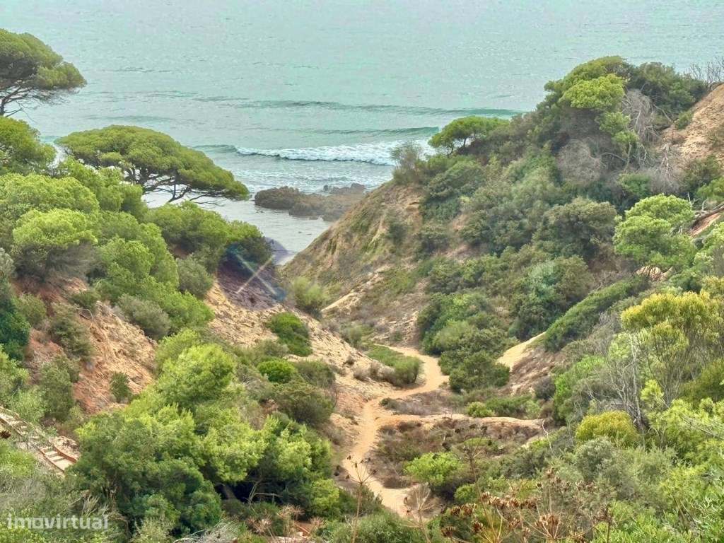 Excelente Moradia térrea com lote de 2430 m2 , com piscina e acesso...-25