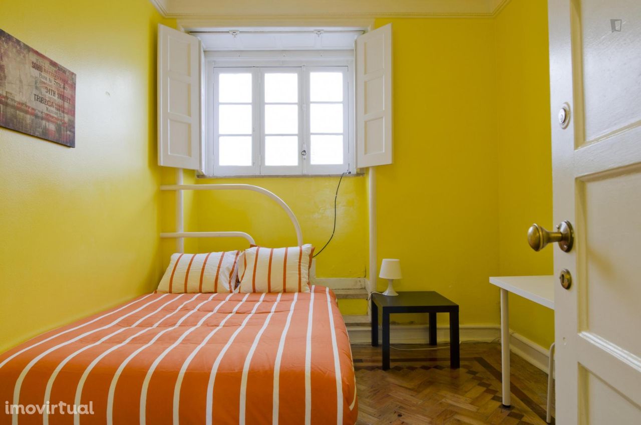 252365 - Quarto com cama de casal em apartamento com 6 quartos