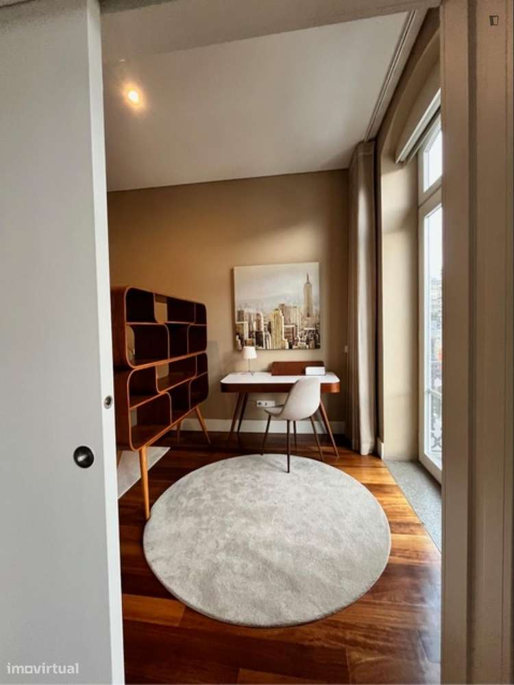 Apartamento com 1 quartos - localizado em Sé Porto - Grande imagem: 5/6
