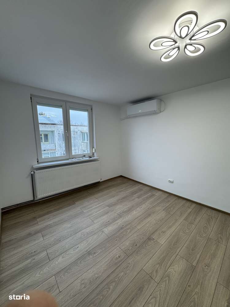 Vand apartament 2 camere decomandat-2