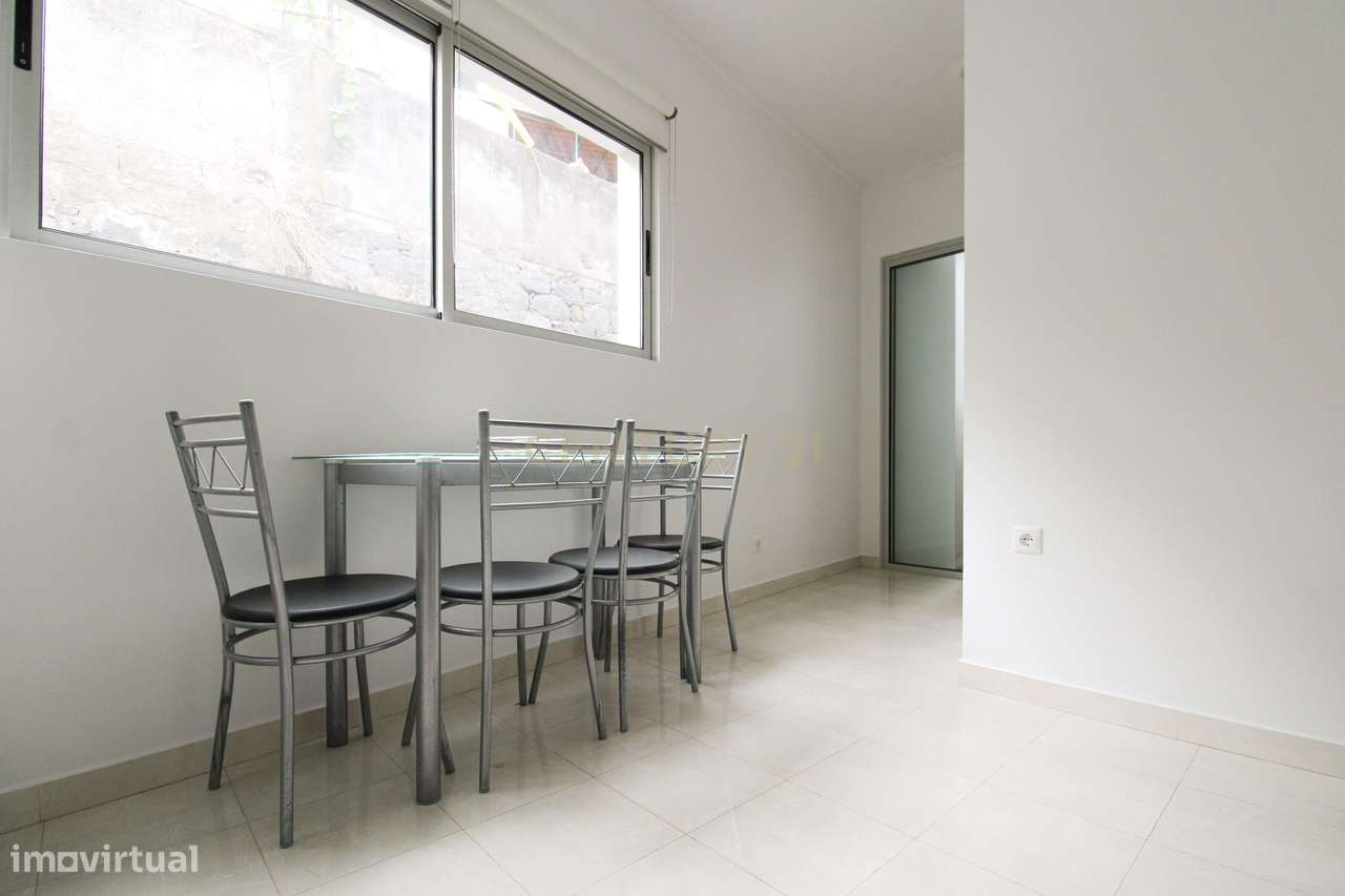 Apartamento T2 em Funchal (São Pedro) com Vista Mar-8