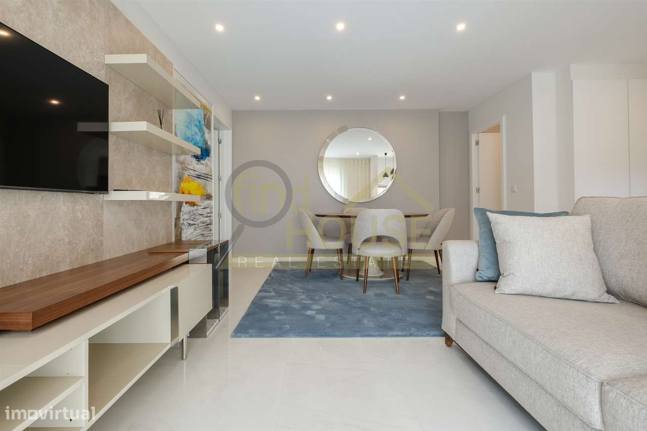 Vende-se T2 remodelado com garagem e arrecadação com vista para o jard-5