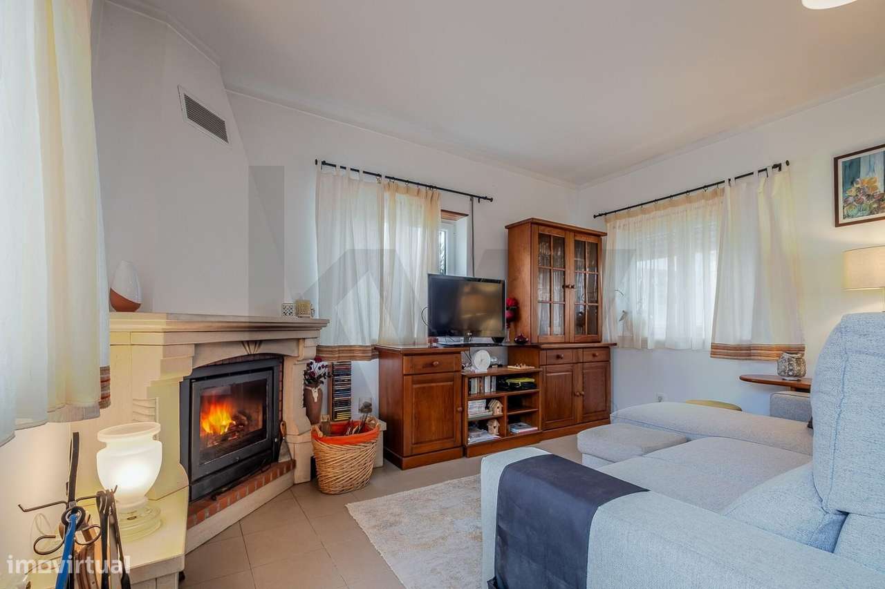 Moradia T3+1 | 10 minutos da praia | Matas – Lourinhã - Grande imagem: 4/49