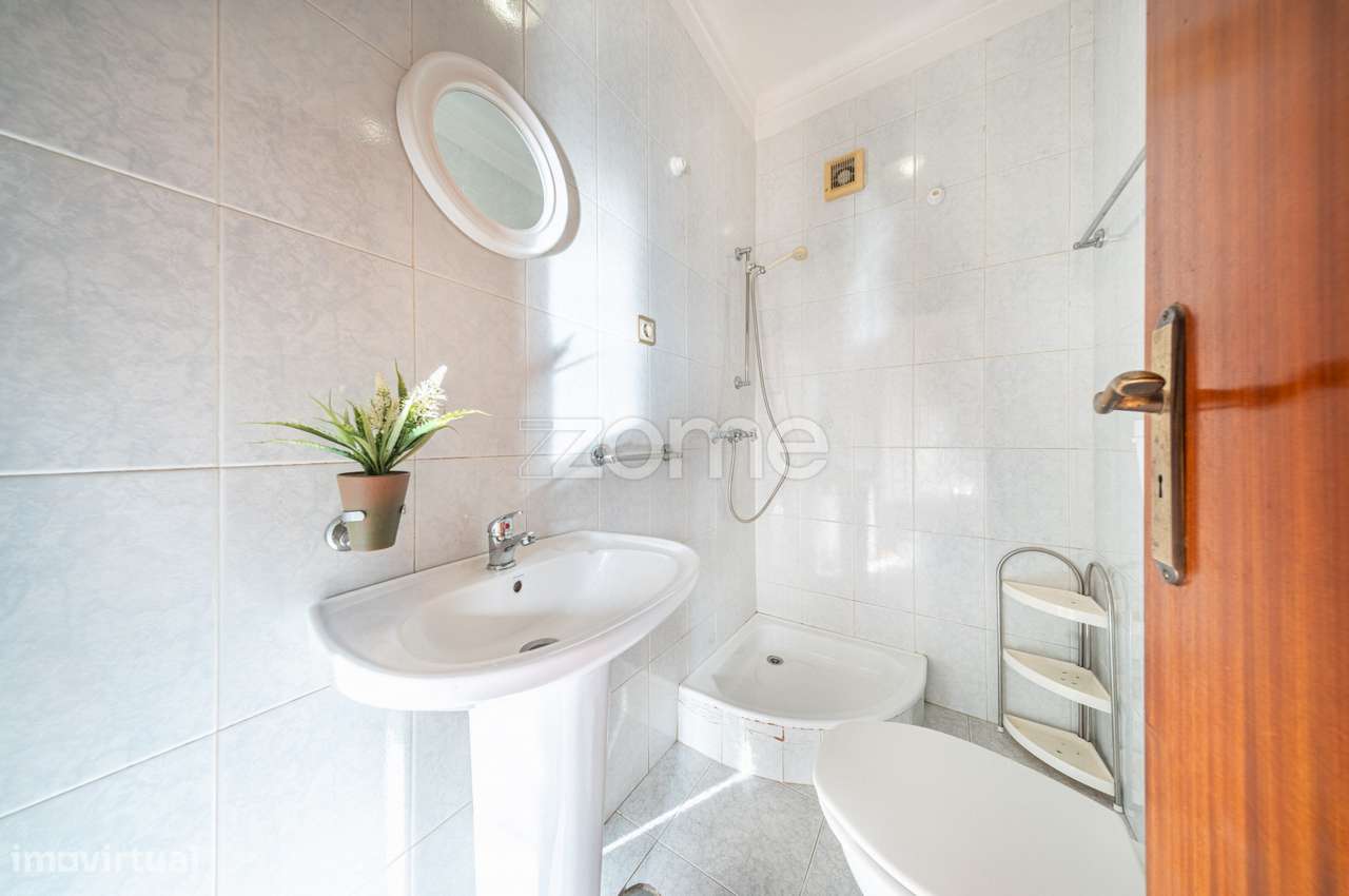 Moradia T3 com lote terreno 1468 m2 em Ponte da Barca-13