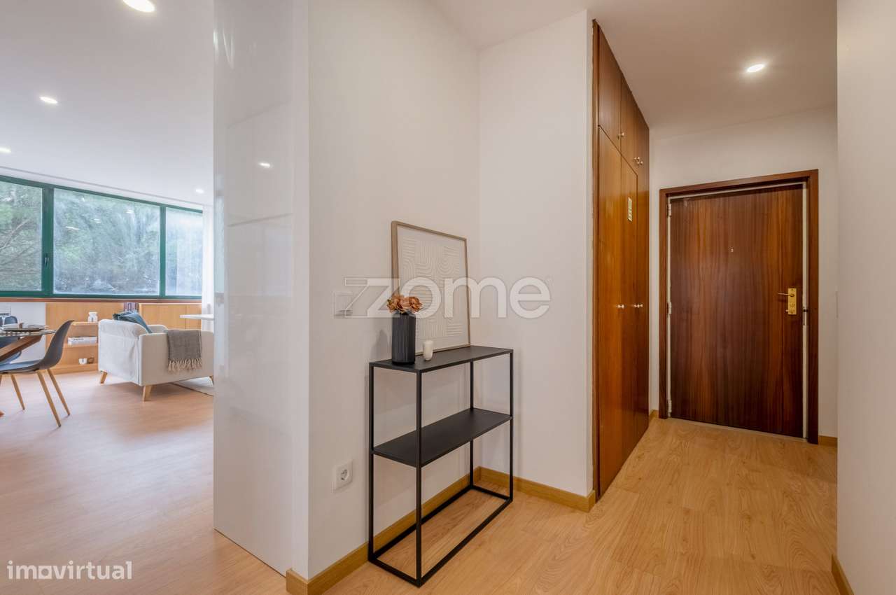 Apartamento T2 renovado com duplo lug. garagem - Edifício Lago, Porto - Grande imagem: 5/39