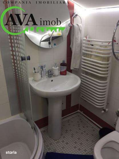 Casa 4  camere, zona centrala 205000 EURO  ideal pentru investitie - Imagine principală: 2/2