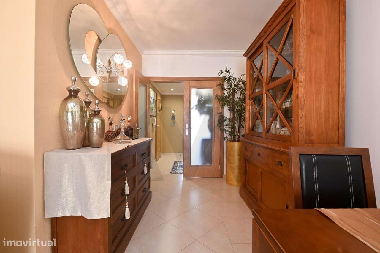 Apartamento T2 com Garagem Box, Estacionamento e Arrecadação –  São Do - Grande imagem: 4/25