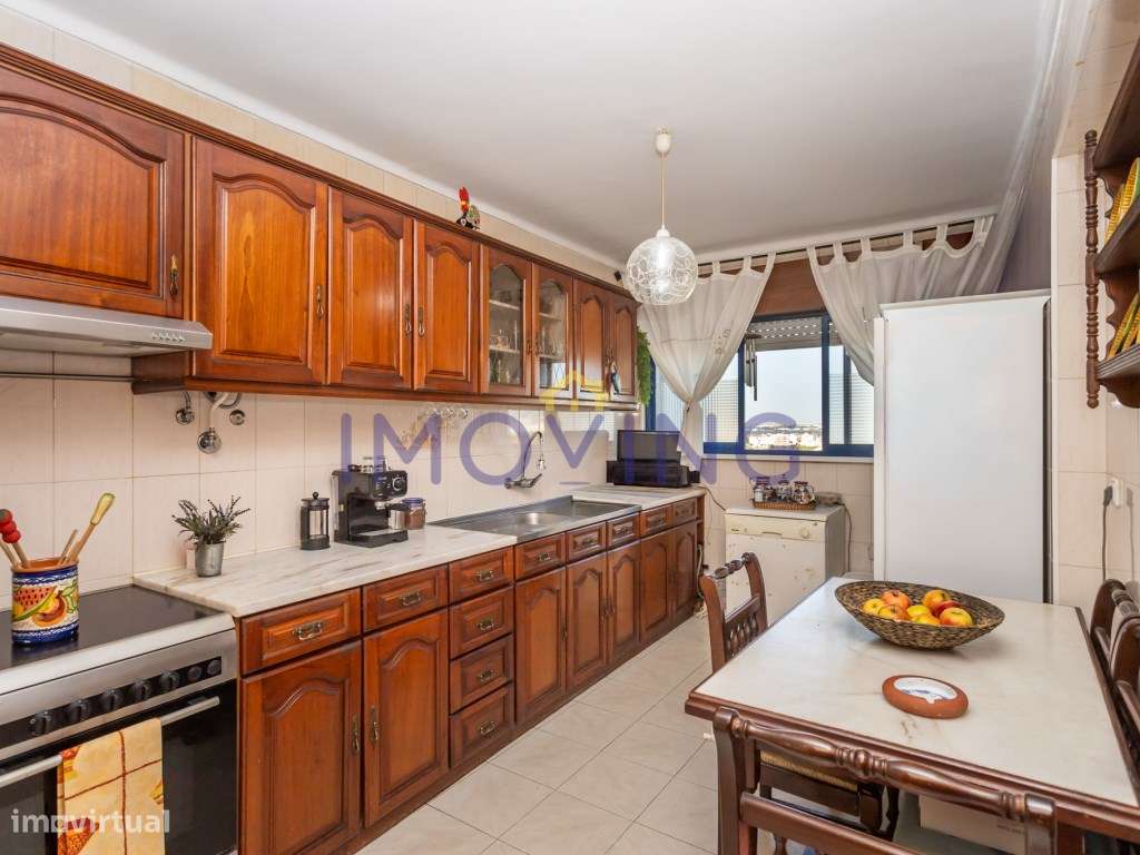 Apartamento T2 com parqueamento e arrecadação no Barreiro-10