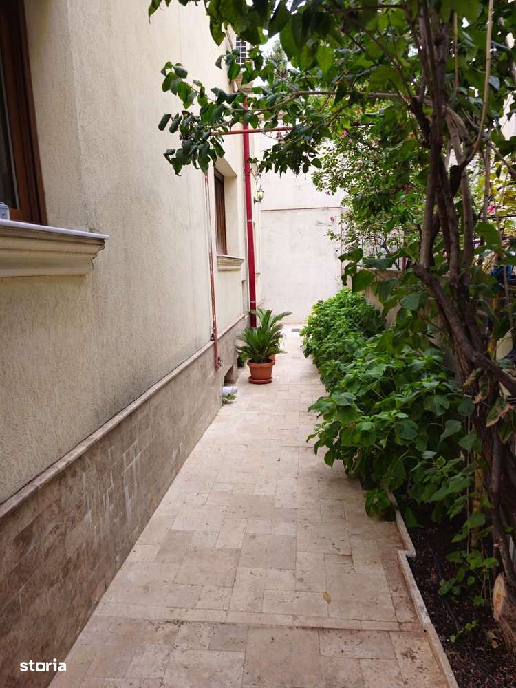 Vila frumoasa ,localizata central\ Unirii Square\Proprietar-7