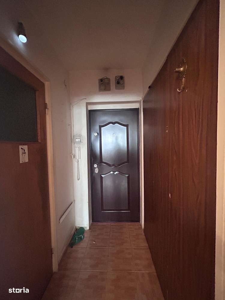 Garsoniera de vânzare Policlinica Titan etaj 3-3