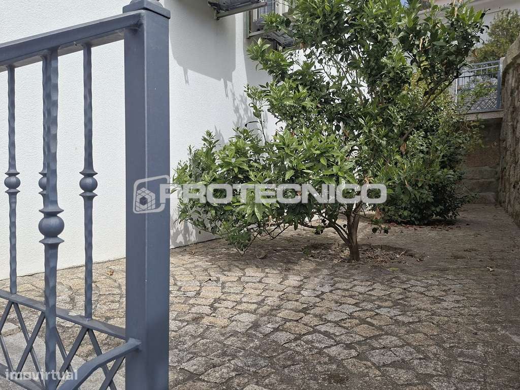 Moradia T4 em Campia-53
