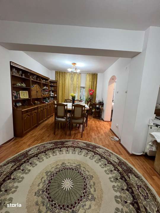 Vila 10 camere | Curte| Vitan | Metrou| Mihai Bravu 10' - Imagine principală: 5/19