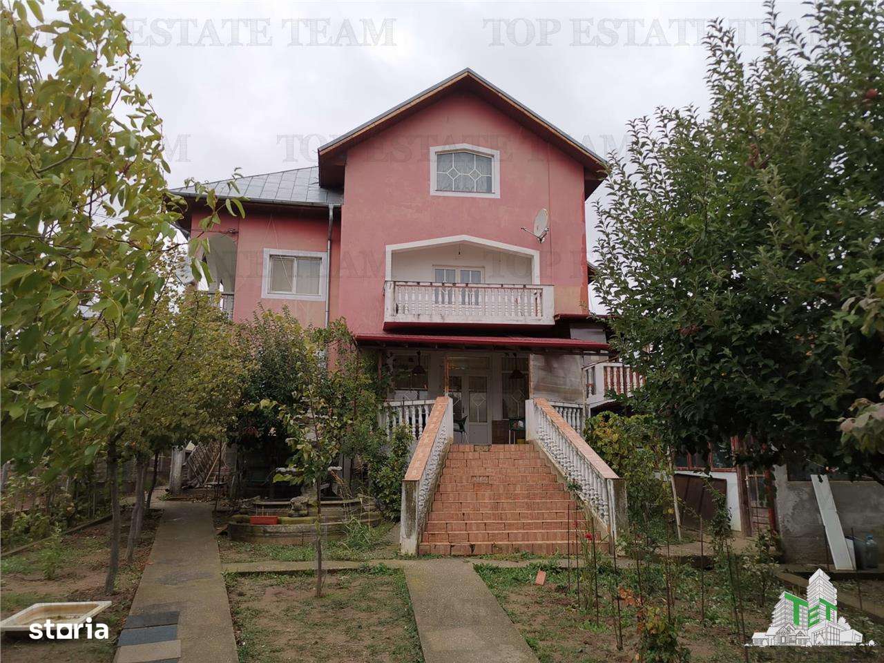 Vila cu etaj in Adunatii Copaceni, p+1+ pod + garaj + anexe, 5 camere, - Imagine principală: 2/8