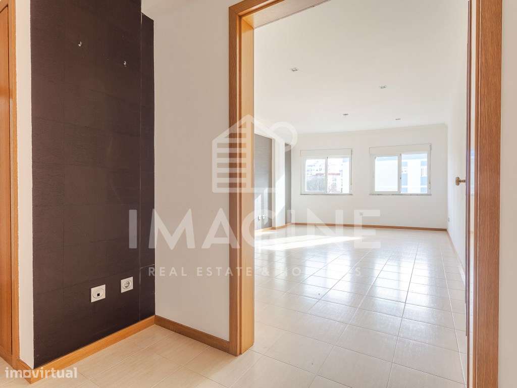 Apartamento T1 com excelentes áreas e parqueamento exterior privado... - Grande imagem: 5/26