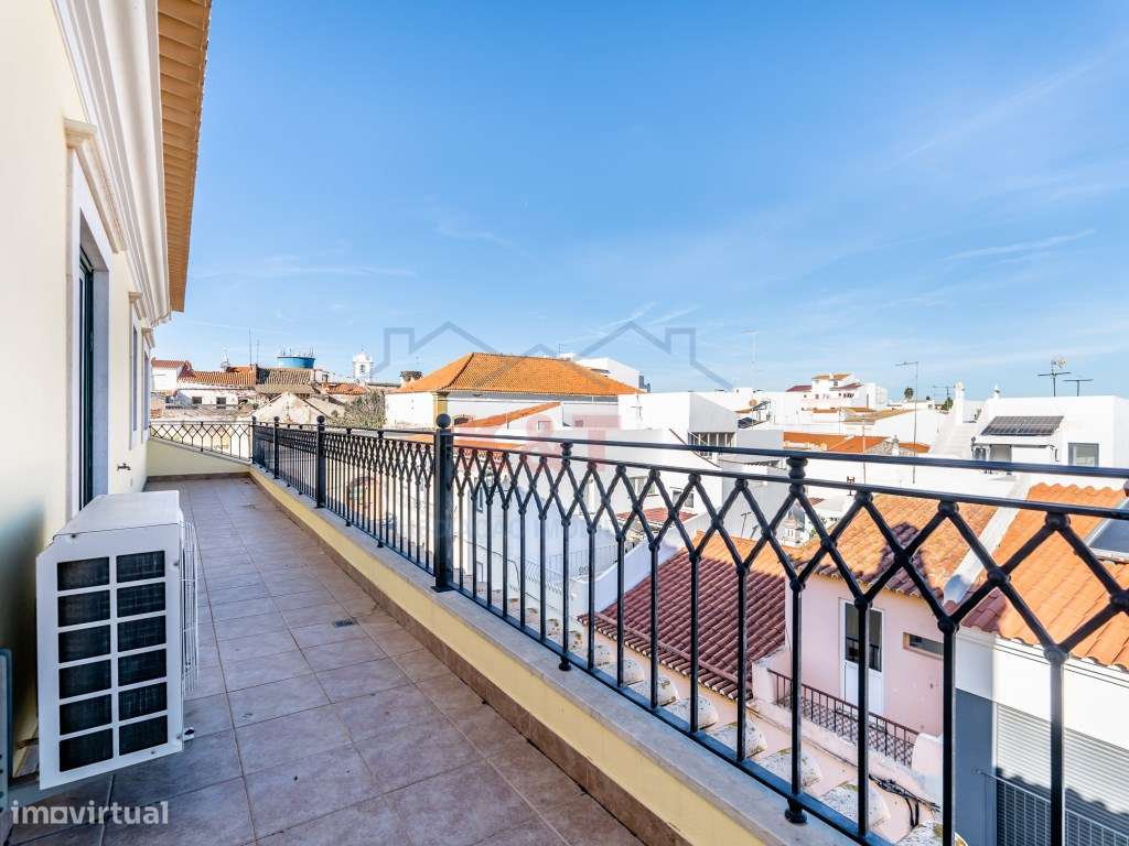 Moradia T5 de Luxo + Apartamento T3 - Lagoa-10