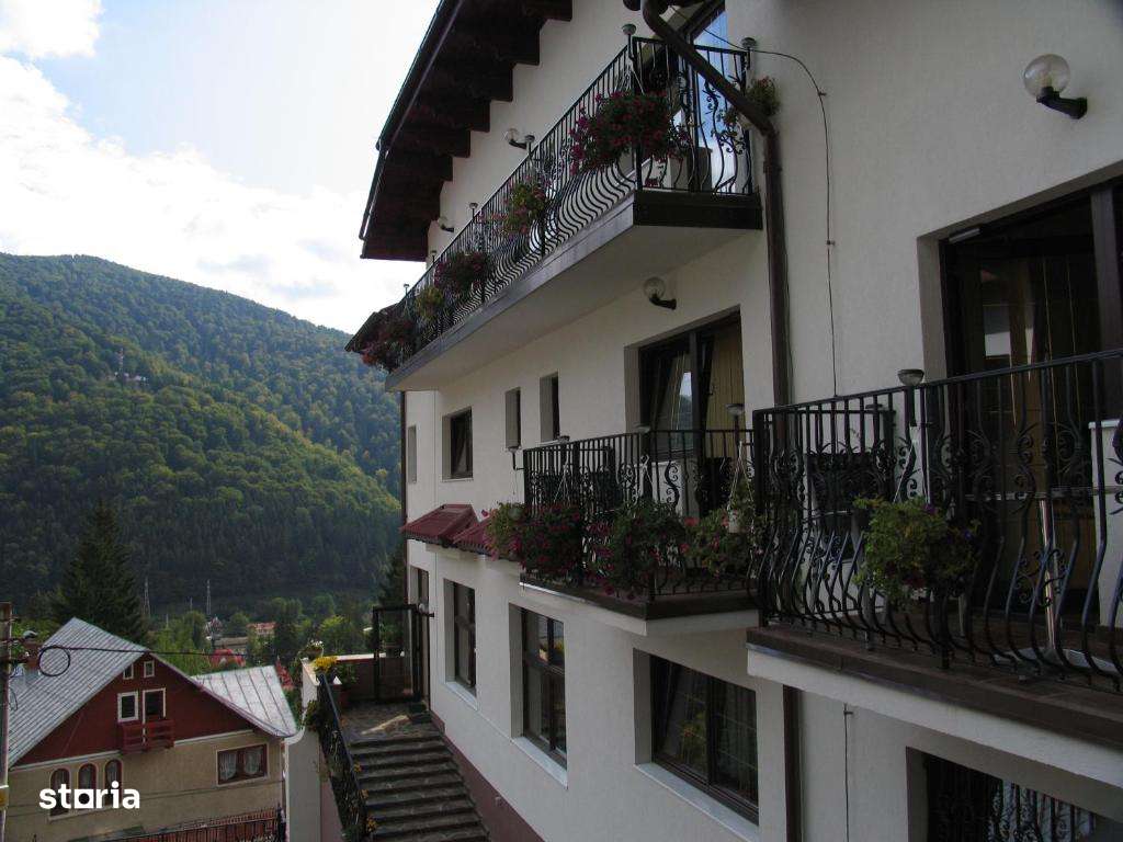 Pensiune functionala cu 21 de camere -Sinaia-Central-3