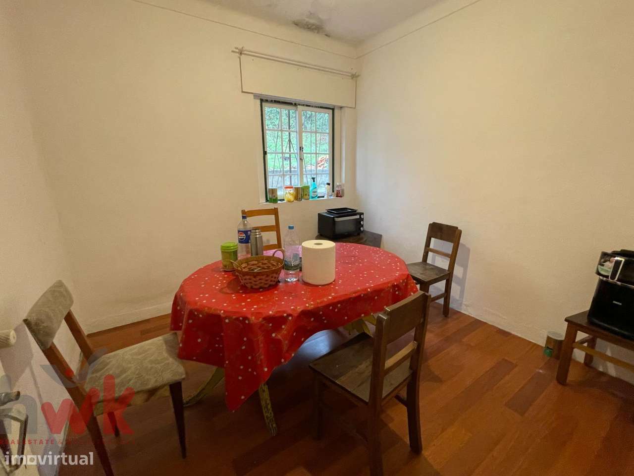 Casa dividida em 3 apartamentos com garagem-12