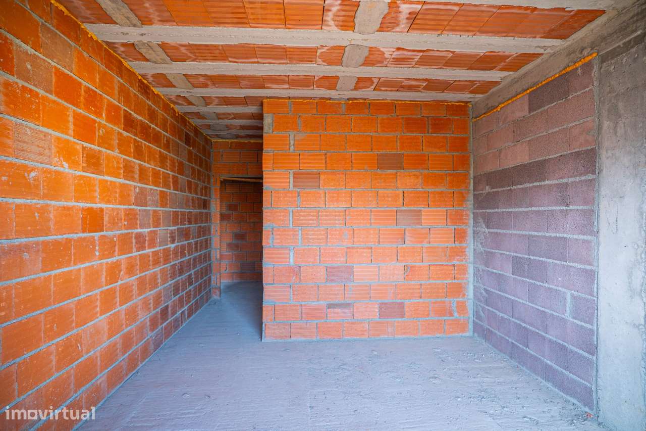 Moradia T3 por terminar em Cabanelas|Elevado potencial de investimento-15