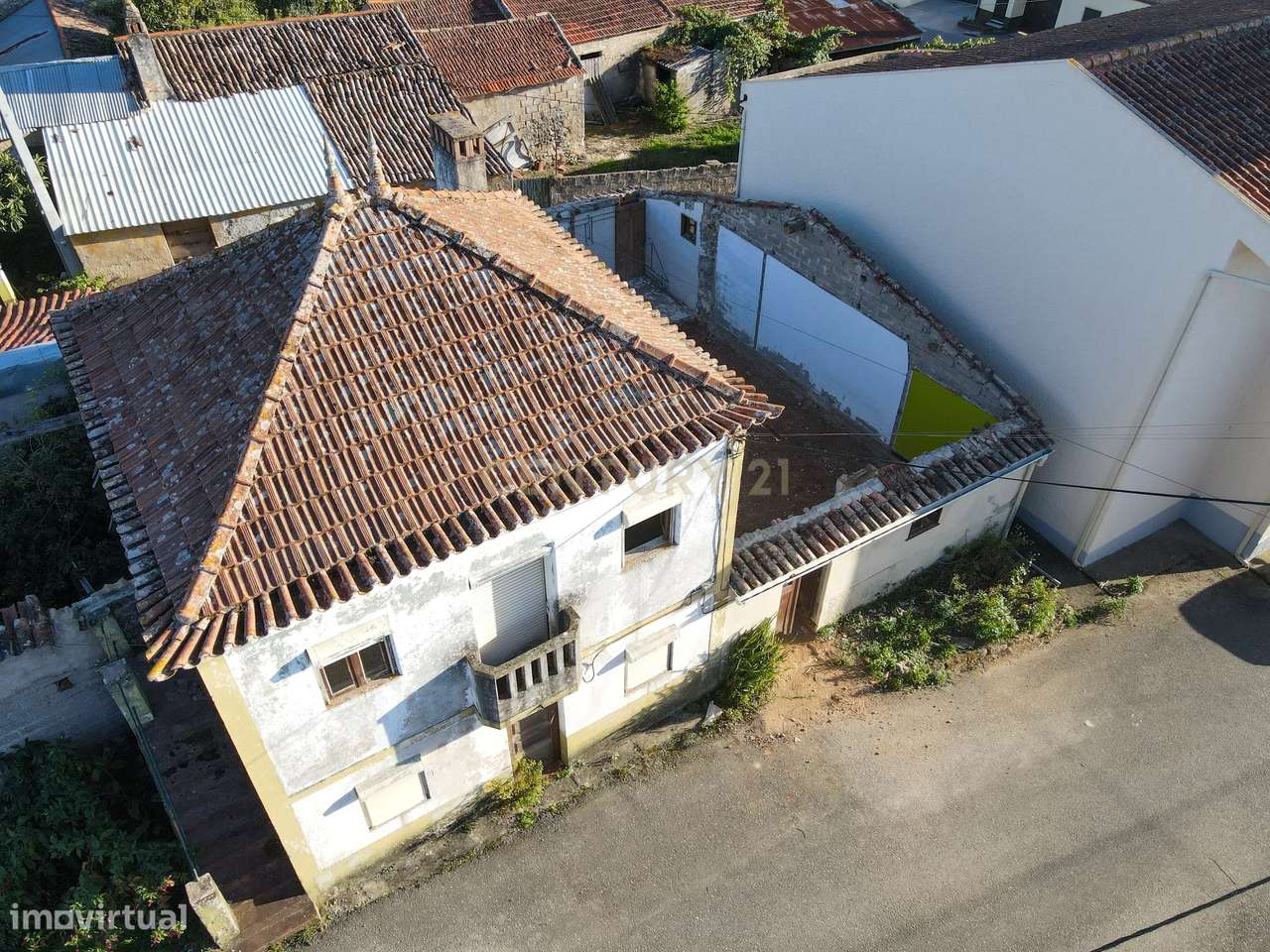 Moradia T2 - Para recuperar - Grande imagem: 4/8