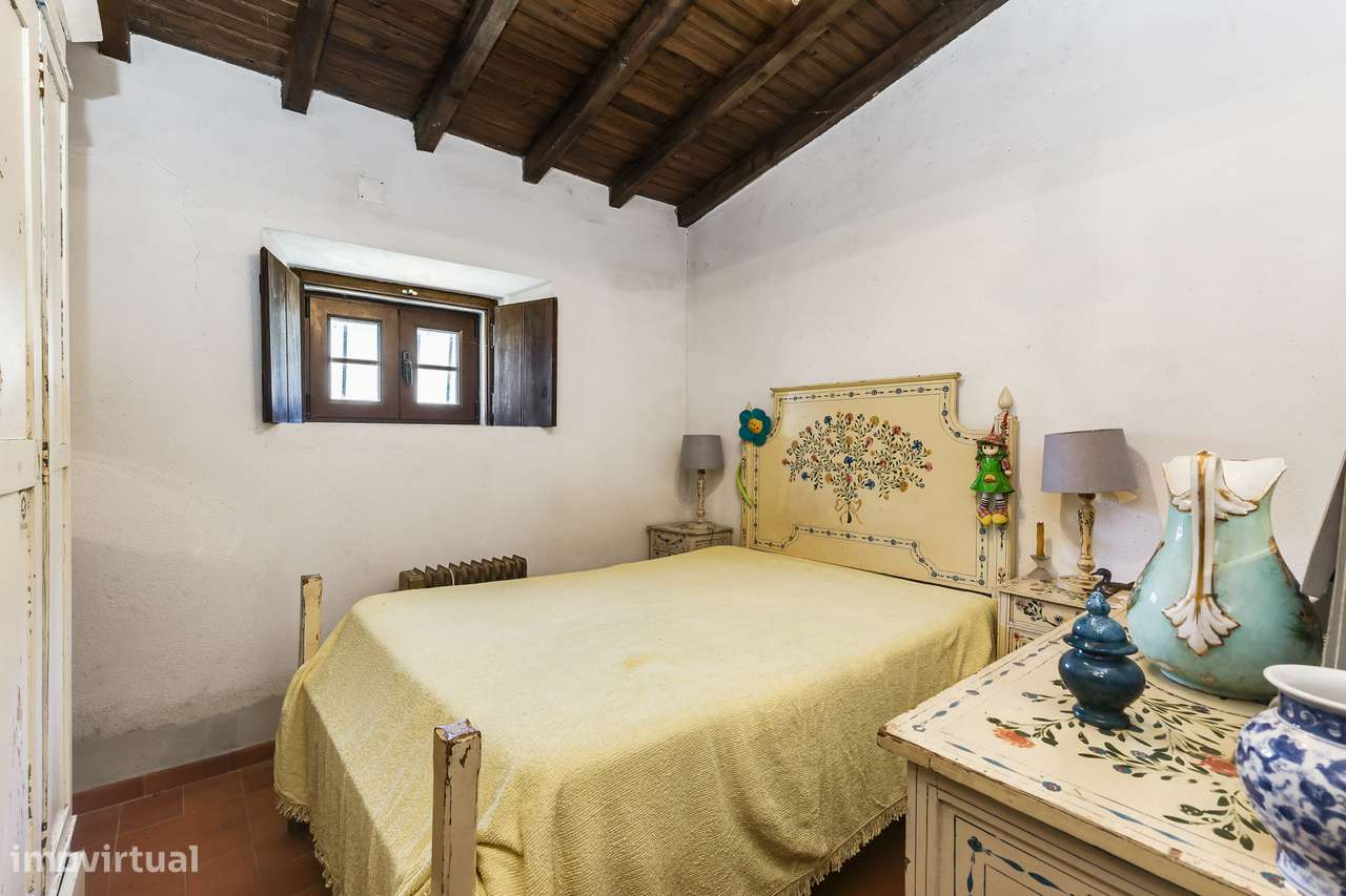 Quinta com Piscina e 2 Hectares a 25 km de Lisboa-1