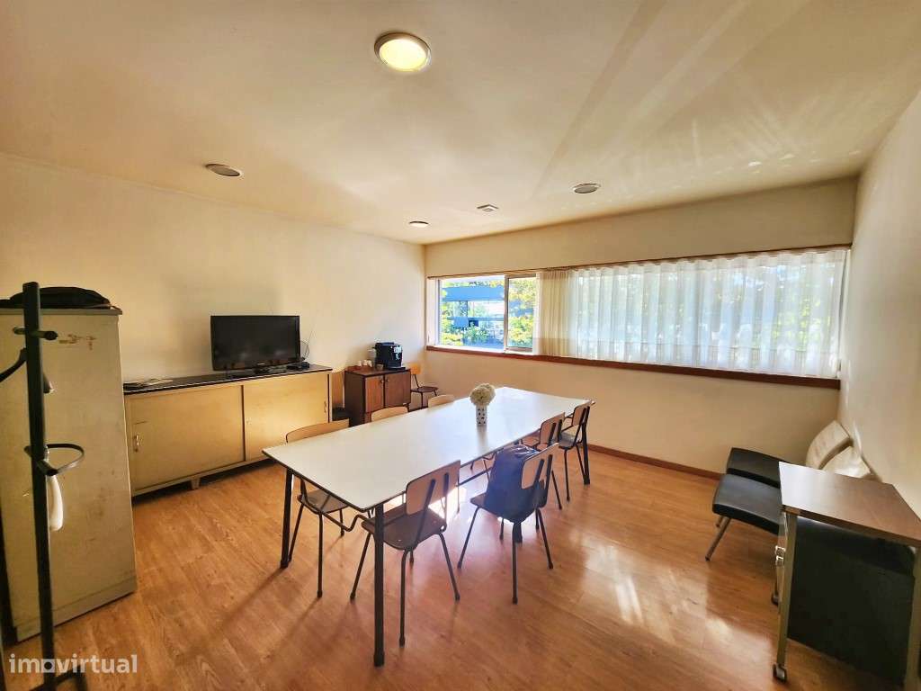 Armazém com 700m2 em Parada de Tibães - Grande imagem: 5/16