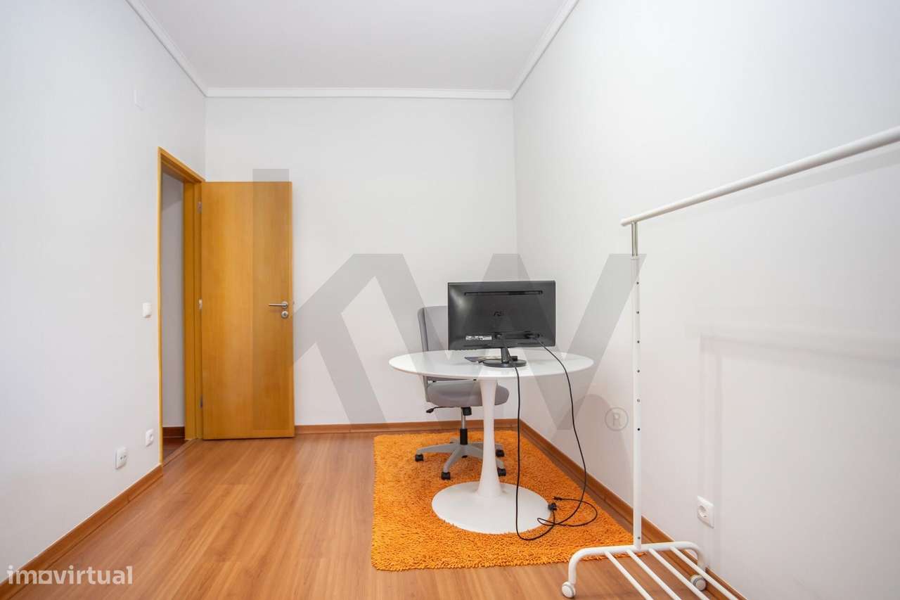 Apartamento T3 no Laranjeiro, Almada – Potencial Único e Localização P-20