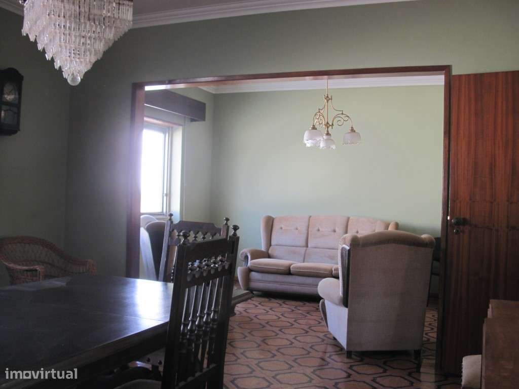 Moradia T3 - Logradouro com 195 m2 - Garagem - Grande imagem: 5/29