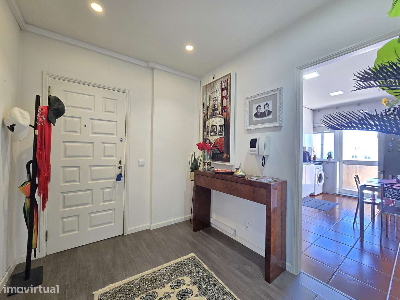 Apartamento T2 remodelado no centro, a 200m do Arco da Porta Nova - Grande imagem: 5/20