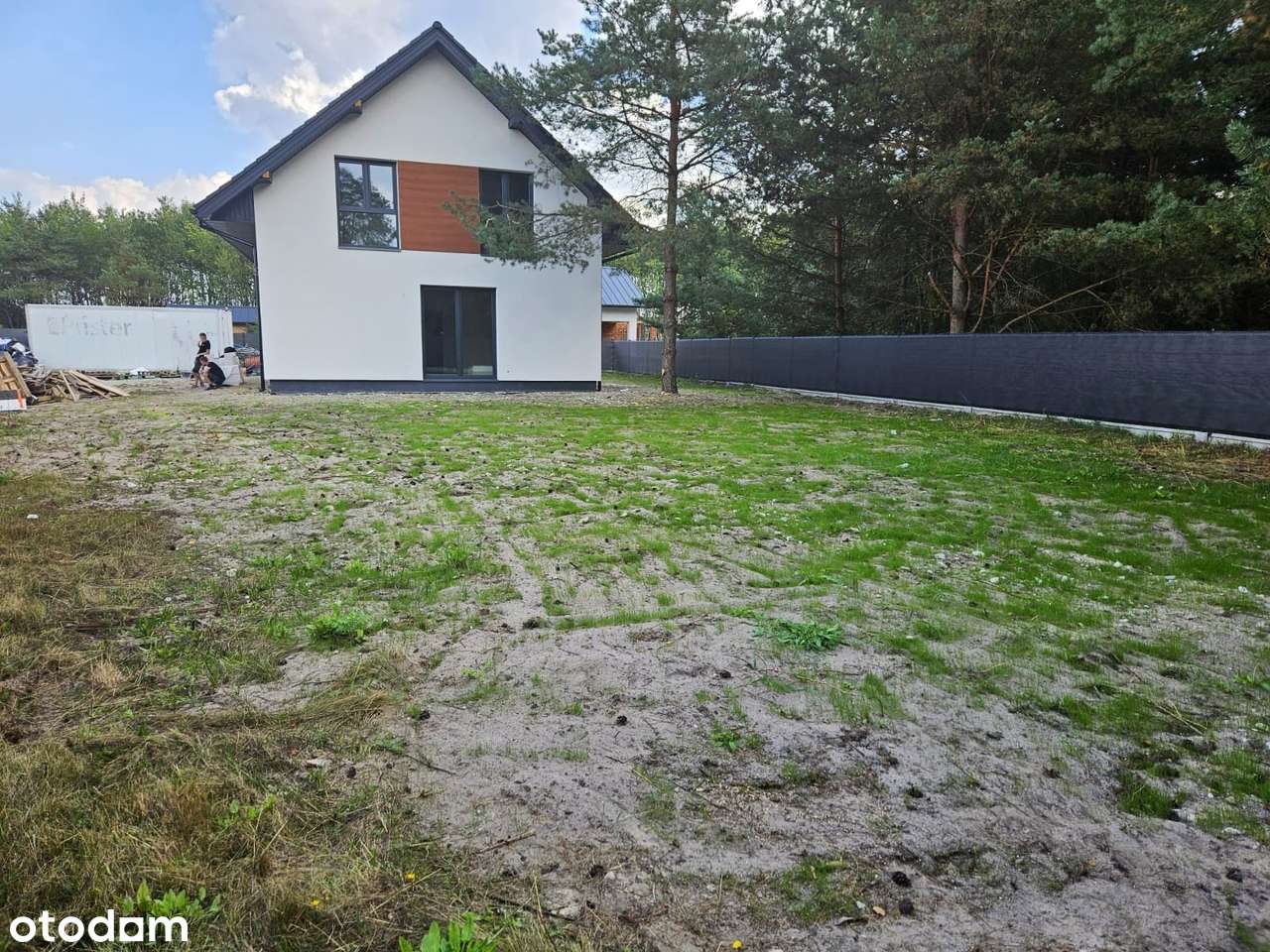 Wolnostojący dom, 6 pokoi pod lasem-1