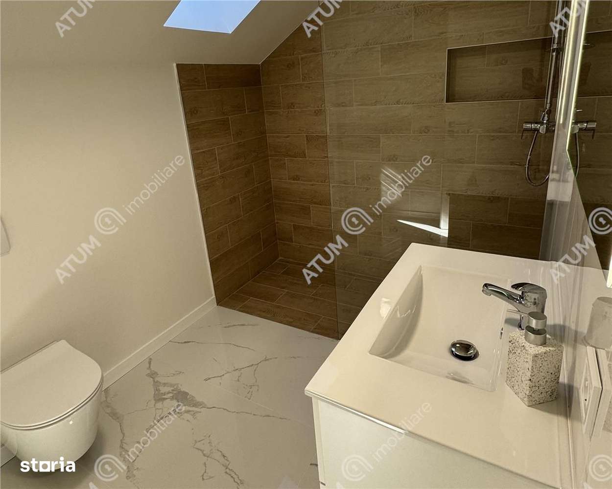 Apartament tip penthouse cu 3 camere in Cristian Sibiu-11