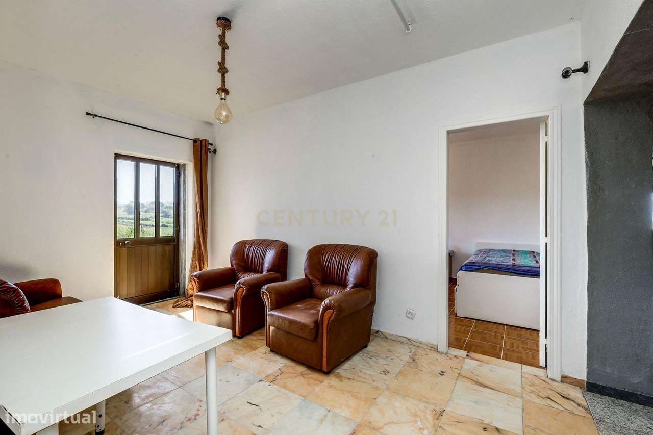 Moradia com Terreno Amplo e Vista Mar na Carvoeira-50