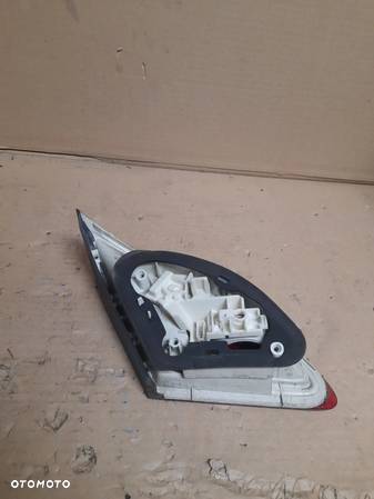 LAMPA TYLNA PRAWA OPEL ASTRA J nr 1090098 - 3