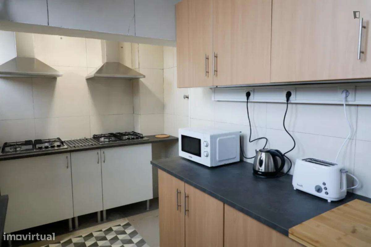 Quarto - localizado em Olaias Lisbon - Grande imagem: 2/13