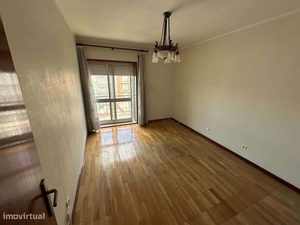 Apartamento T2+1 no centro da Maia-19