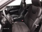 Volvo XC 60 2.0 B5 Momentum Plus AWD - 11