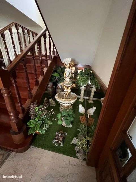 Excelente Moradia c/Piscina, Ringue desportivo, Garagem-34