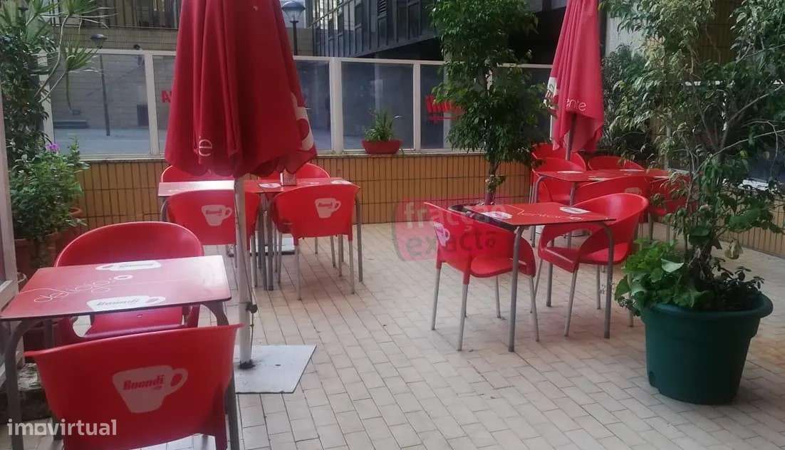 Café , restaurante, Snack bar com esplanada. - Grande imagem: 5/5