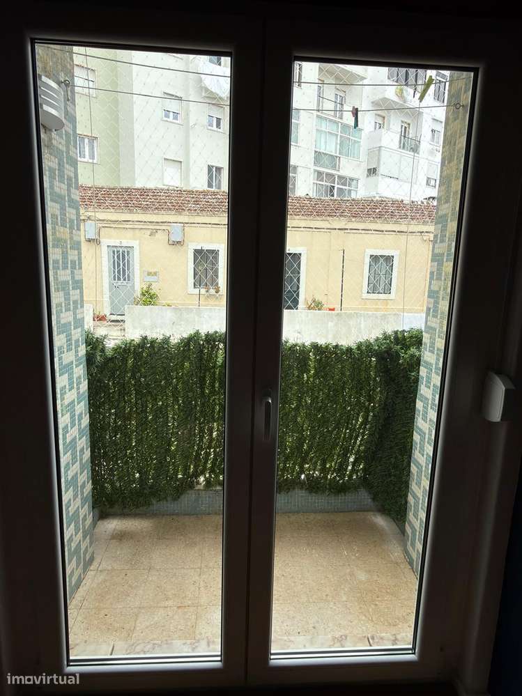 Apartamento T2 em Linda a Velha-12