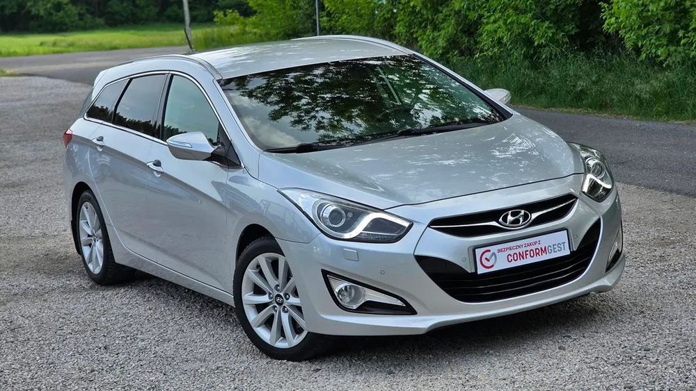 Hyundai i40 Kombi blue 1.6 Family 2013