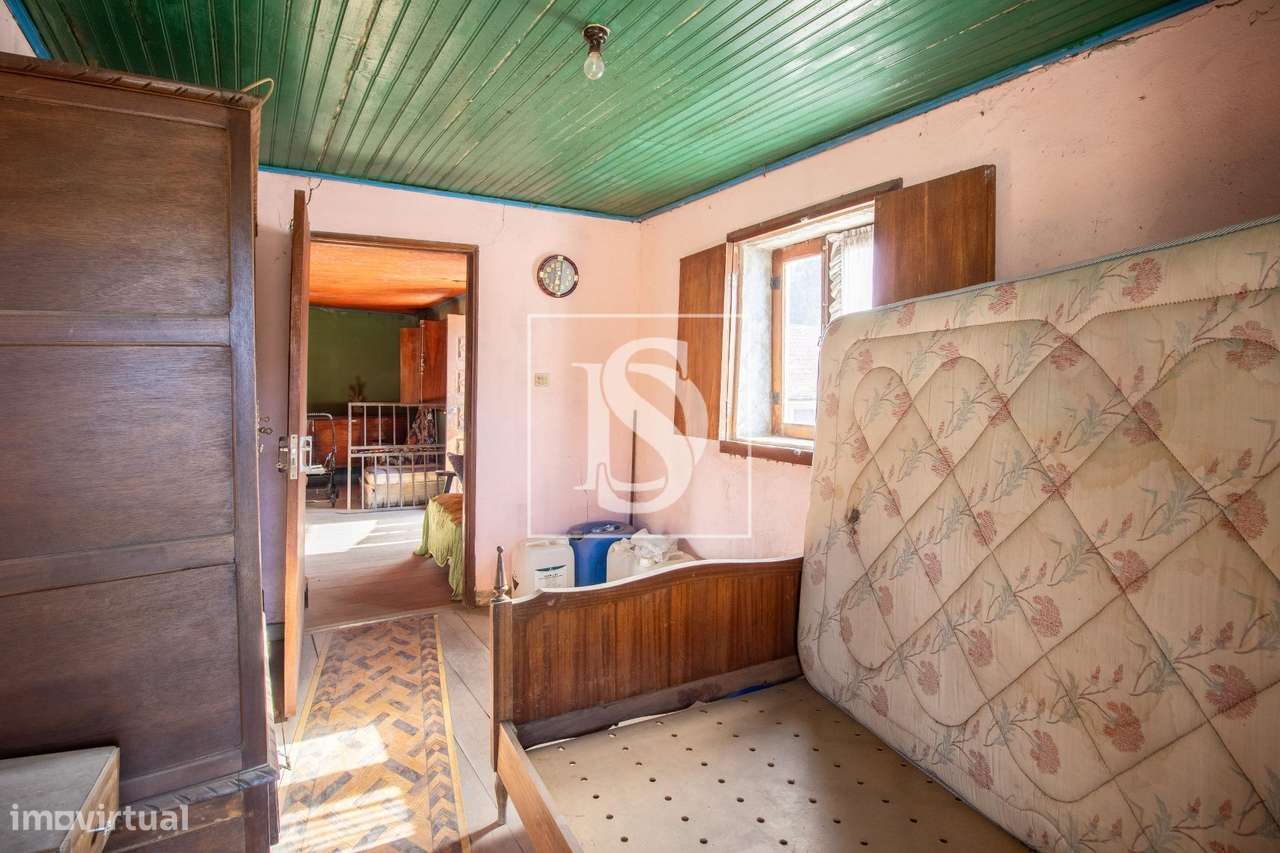 Moradia para Restaurar T2 em UDF de Aboadela, Sanche e Várzea - Grande imagem: 4/18