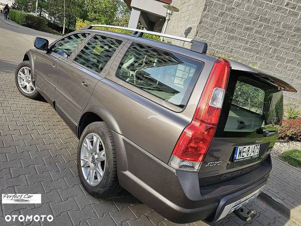 Volvo XC 70 D5 AWD Momentum - 3