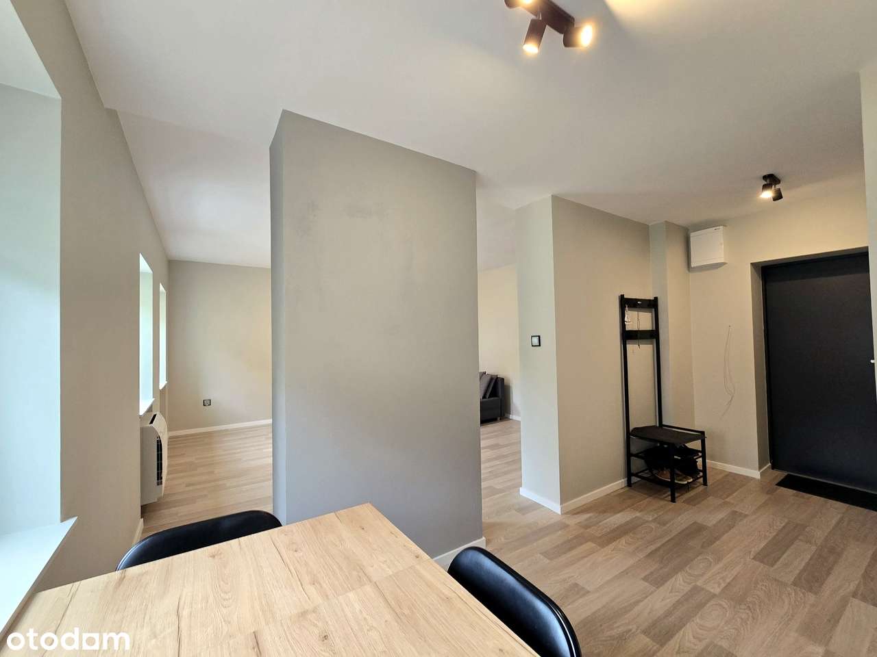 ładna kawalerka po generalnym remoncie - Pełny obrazek: 4/10