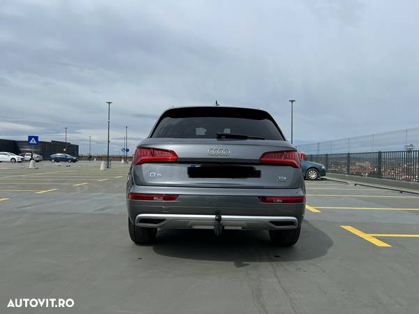 Audi Q5 2.0 40 TDI quattro S tronic Design - 5