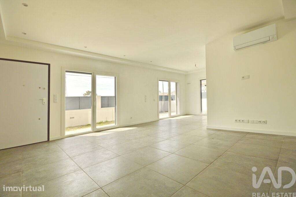 Casa / Villa T3 em Fernão Ferro de 130,00 m2 - Grande imagem: 2/15