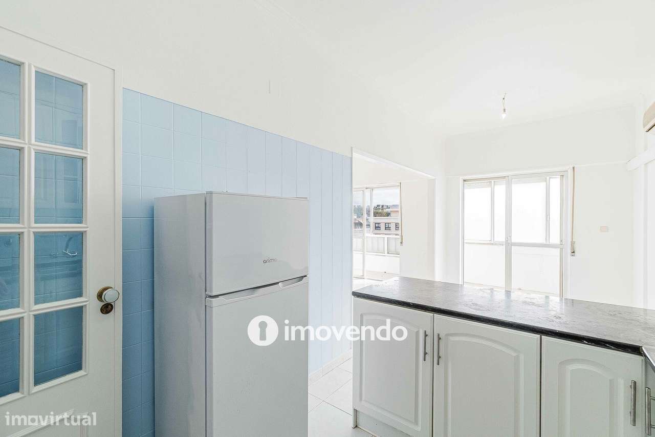 Apartamento T2 com áreas amplas, em Odivelas-10