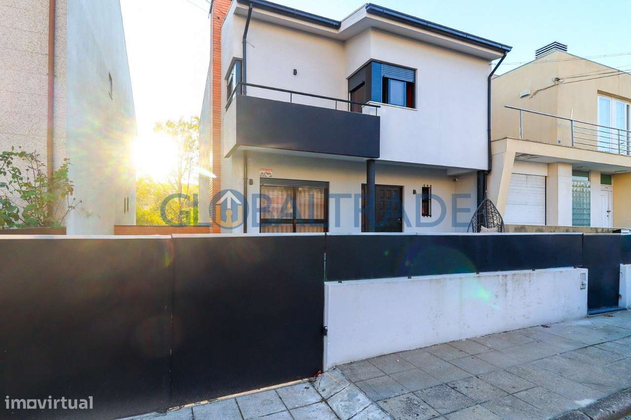 Moradia T3 - Com Habitação T0 R/C em Valongo - Grande imagem: 3/60