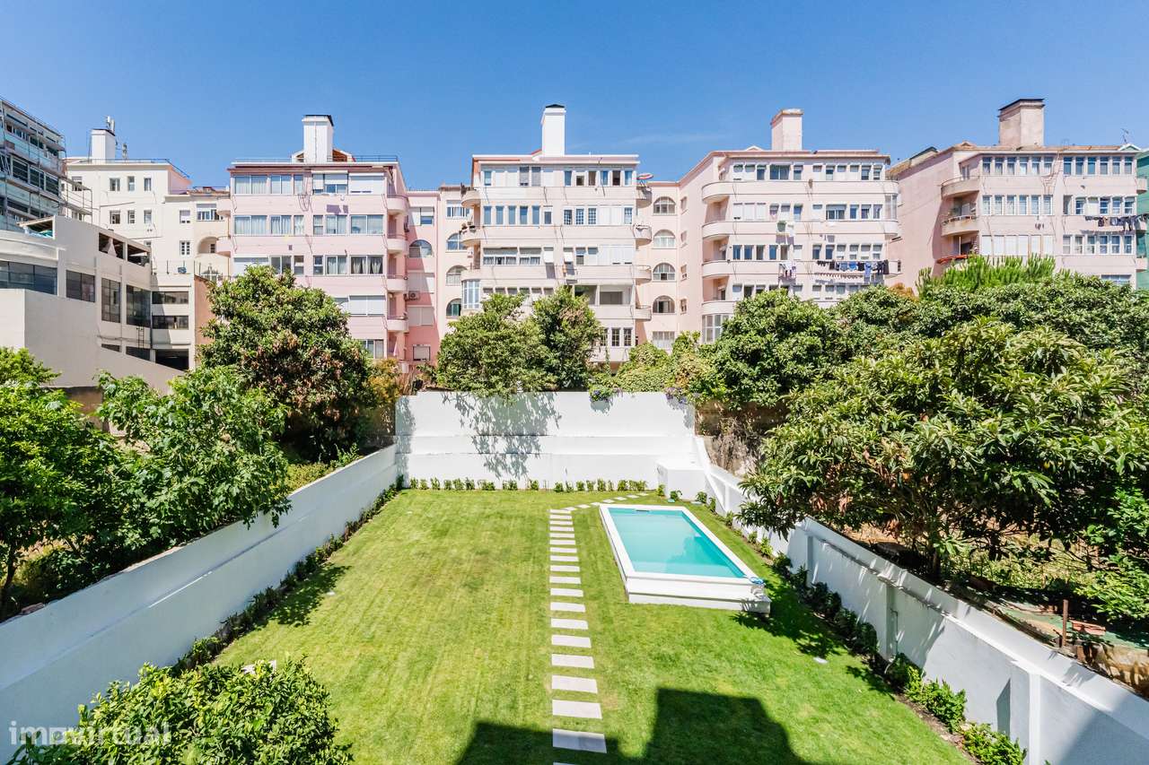 T2+1 Totalmente renovado com piscina | Penha de França |-34
