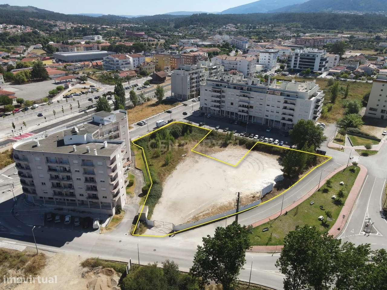 APARTAMENTO T4  EM MIRANDA DO CORVO-12